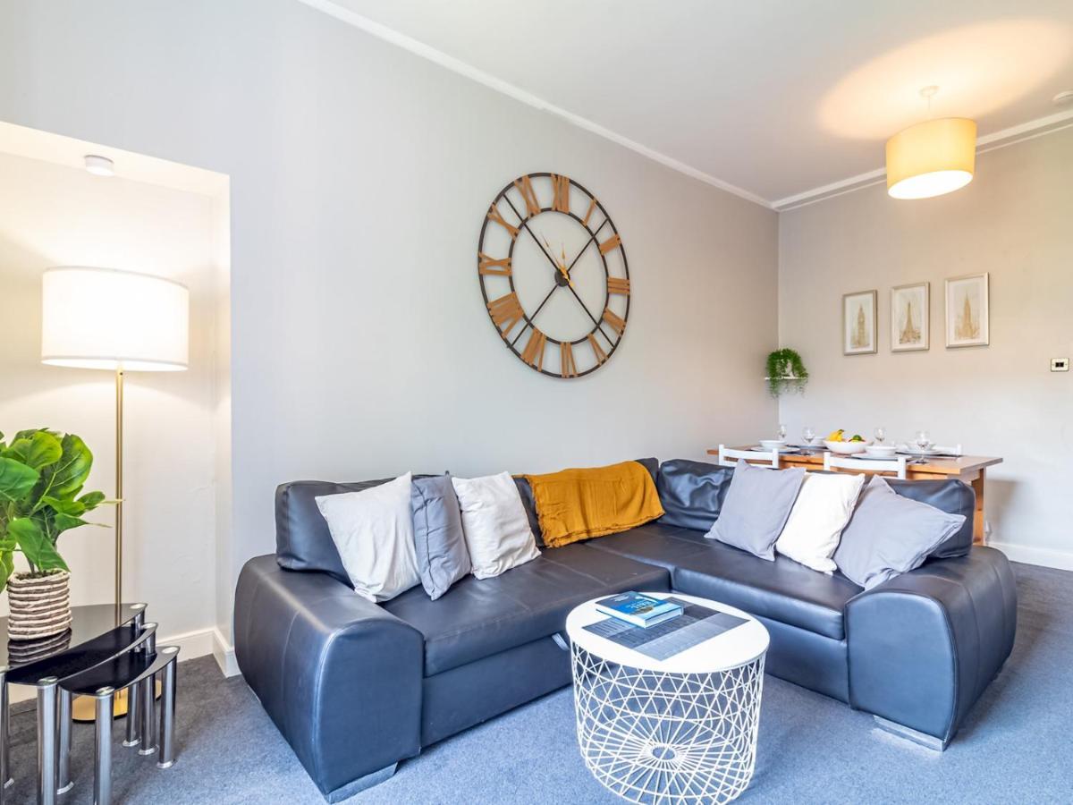 Pass The Keys Spacious And Homely Flat On The Royal Mile เอดินบะระ ภายนอก รูปภาพ