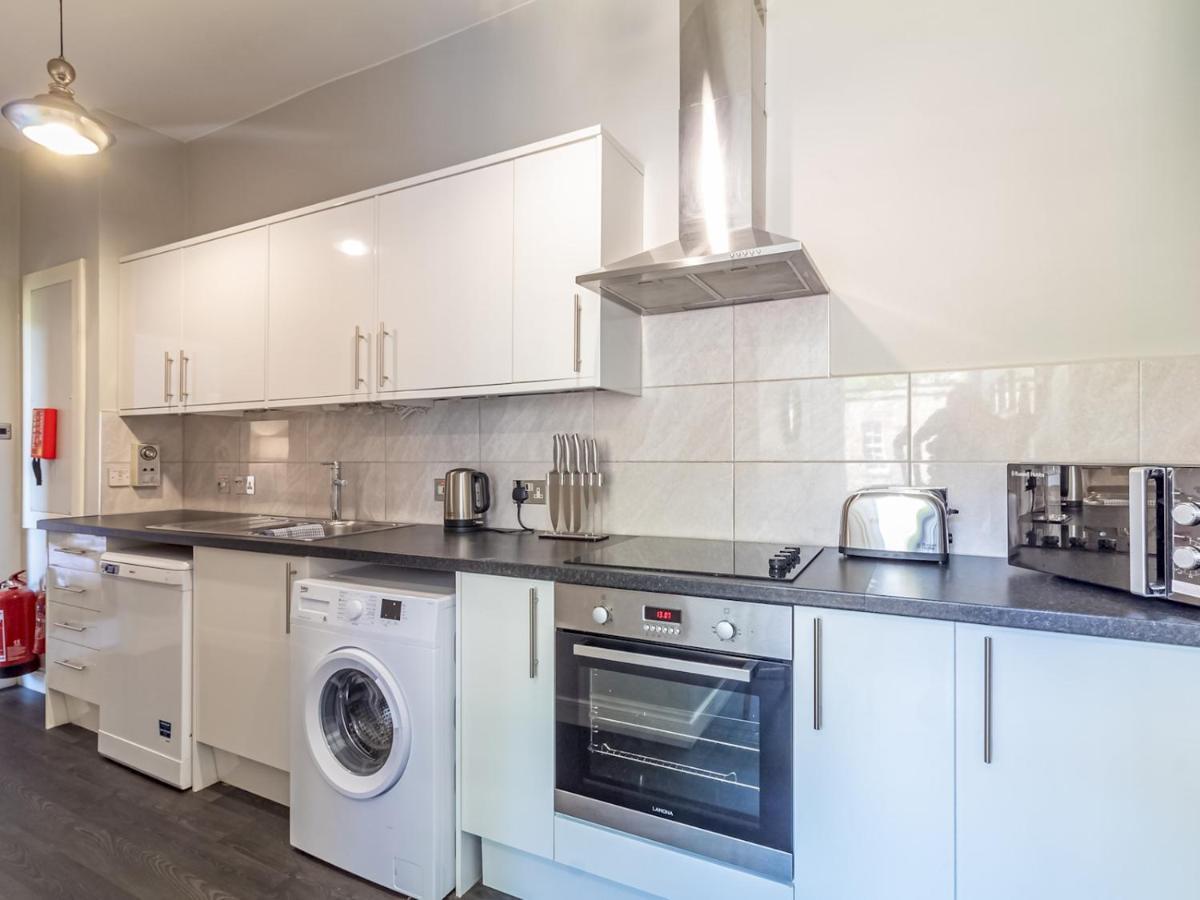 Pass The Keys Spacious And Homely Flat On The Royal Mile เอดินบะระ ภายนอก รูปภาพ