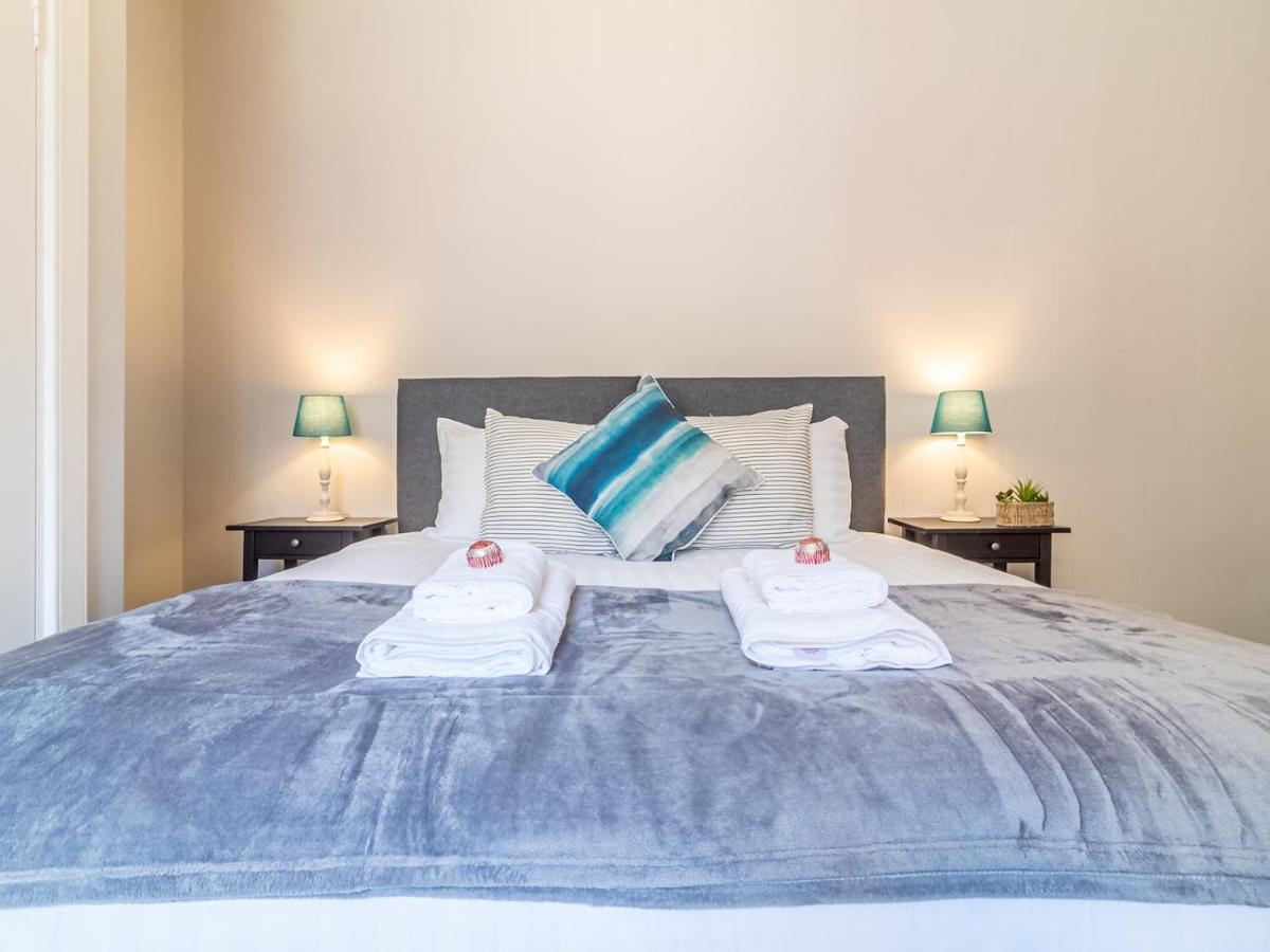 Pass The Keys Spacious And Homely Flat On The Royal Mile เอดินบะระ ภายนอก รูปภาพ