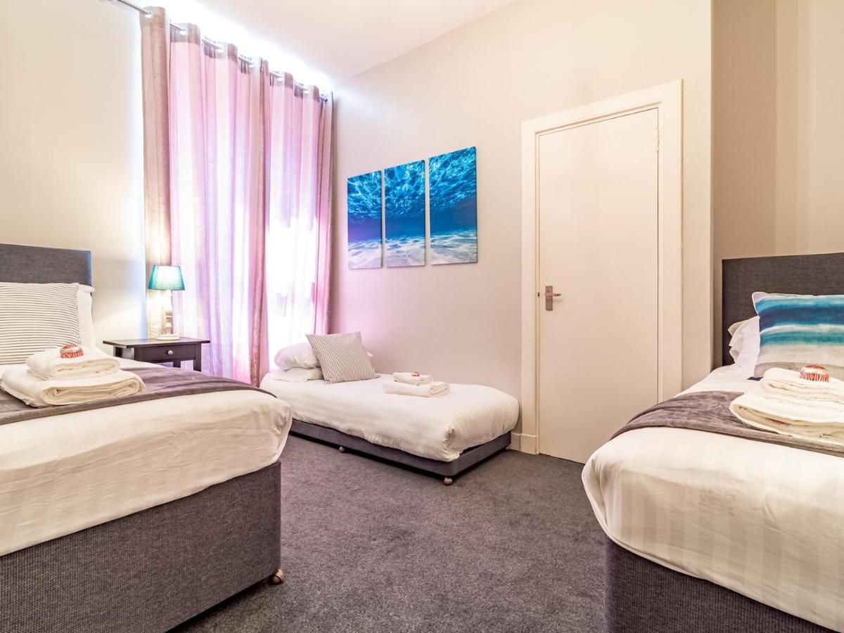Pass The Keys Spacious And Homely Flat On The Royal Mile เอดินบะระ ภายนอก รูปภาพ