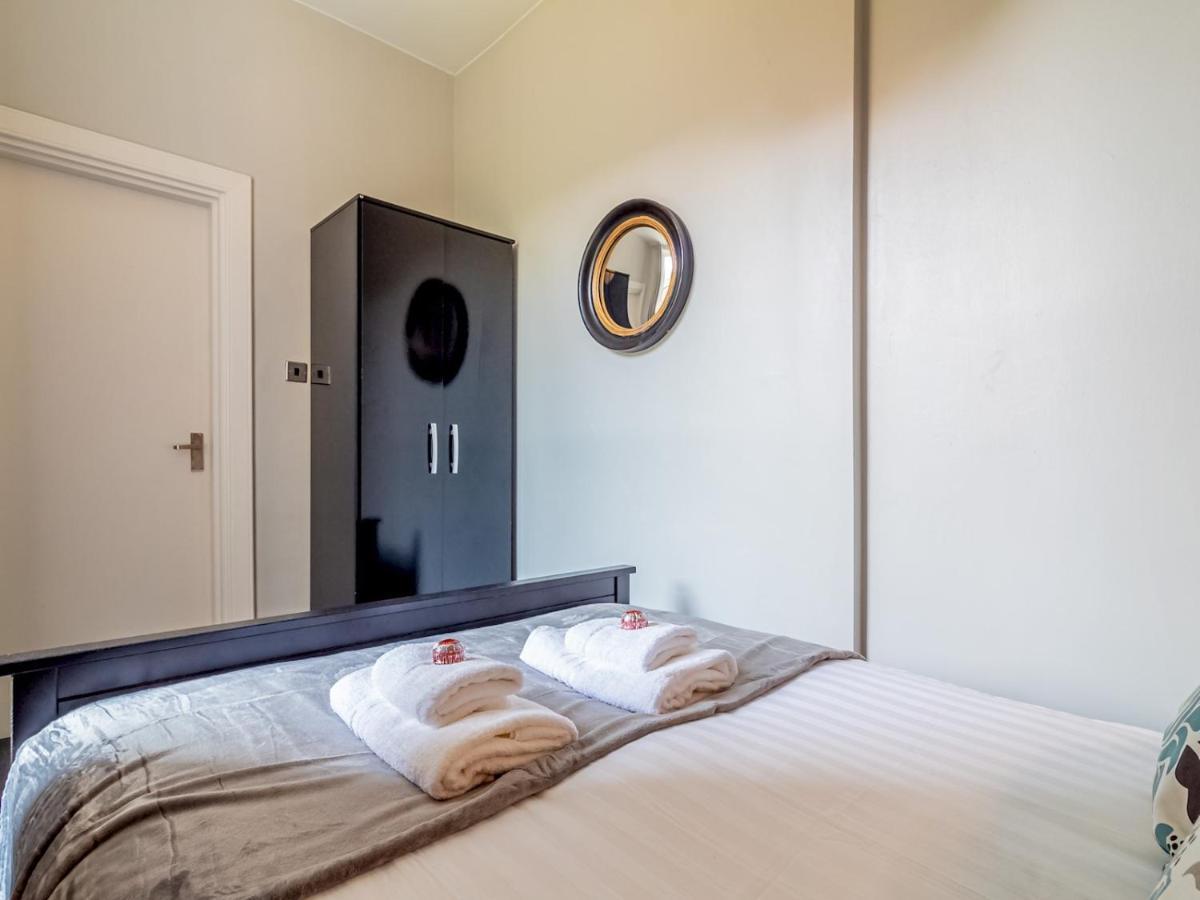 Pass The Keys Spacious And Homely Flat On The Royal Mile เอดินบะระ ภายนอก รูปภาพ