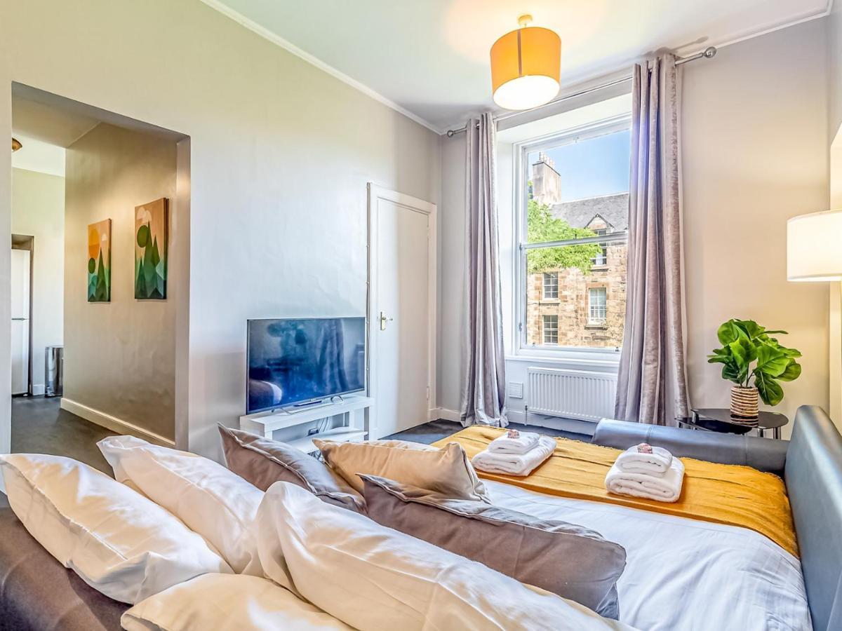 Pass The Keys Spacious And Homely Flat On The Royal Mile เอดินบะระ ภายนอก รูปภาพ
