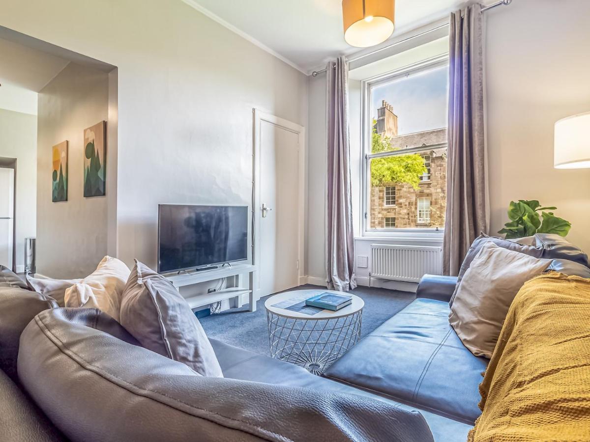 Pass The Keys Spacious And Homely Flat On The Royal Mile เอดินบะระ ภายนอก รูปภาพ