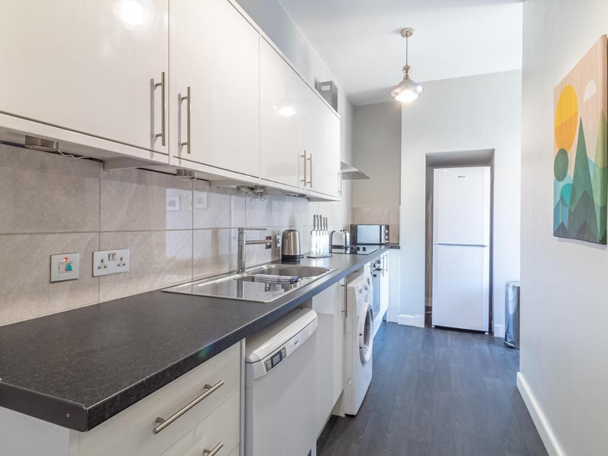 Pass The Keys Spacious And Homely Flat On The Royal Mile เอดินบะระ ภายนอก รูปภาพ