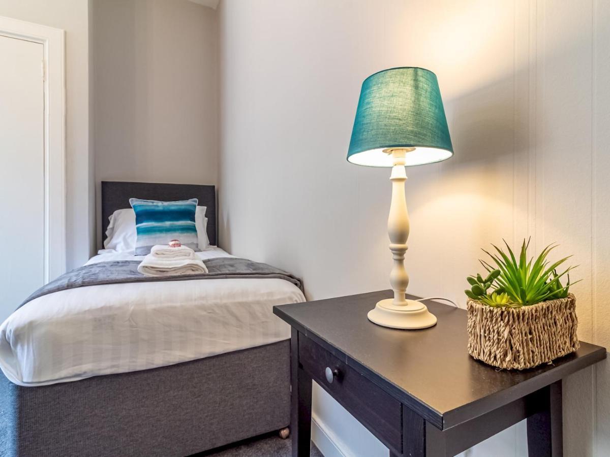 Pass The Keys Spacious And Homely Flat On The Royal Mile เอดินบะระ ภายนอก รูปภาพ