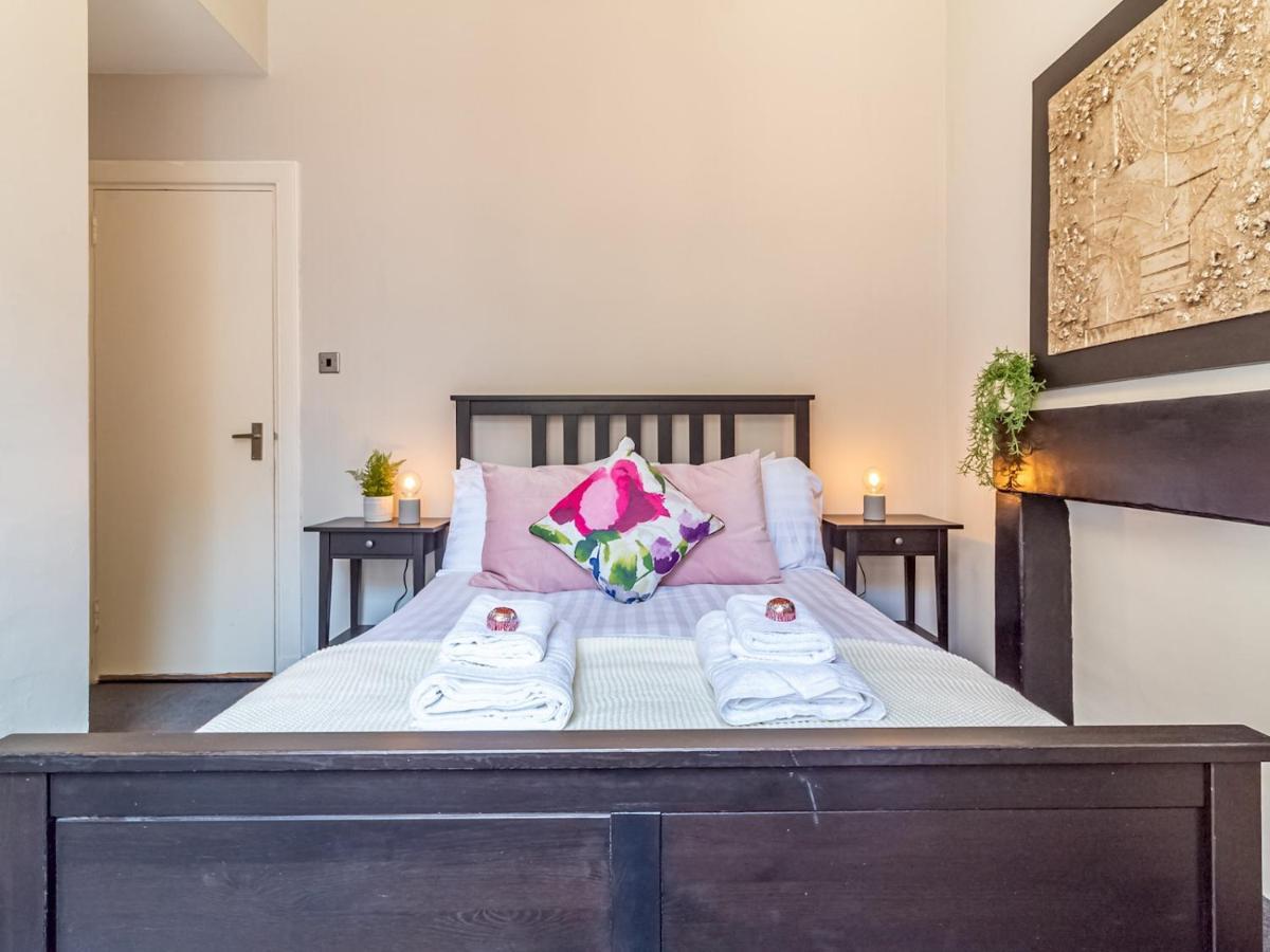 Pass The Keys Spacious And Homely Flat On The Royal Mile เอดินบะระ ภายนอก รูปภาพ