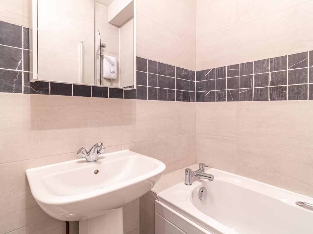 Pass The Keys Spacious And Homely Flat On The Royal Mile เอดินบะระ ภายนอก รูปภาพ