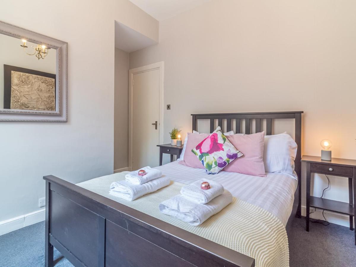 Pass The Keys Spacious And Homely Flat On The Royal Mile เอดินบะระ ภายนอก รูปภาพ