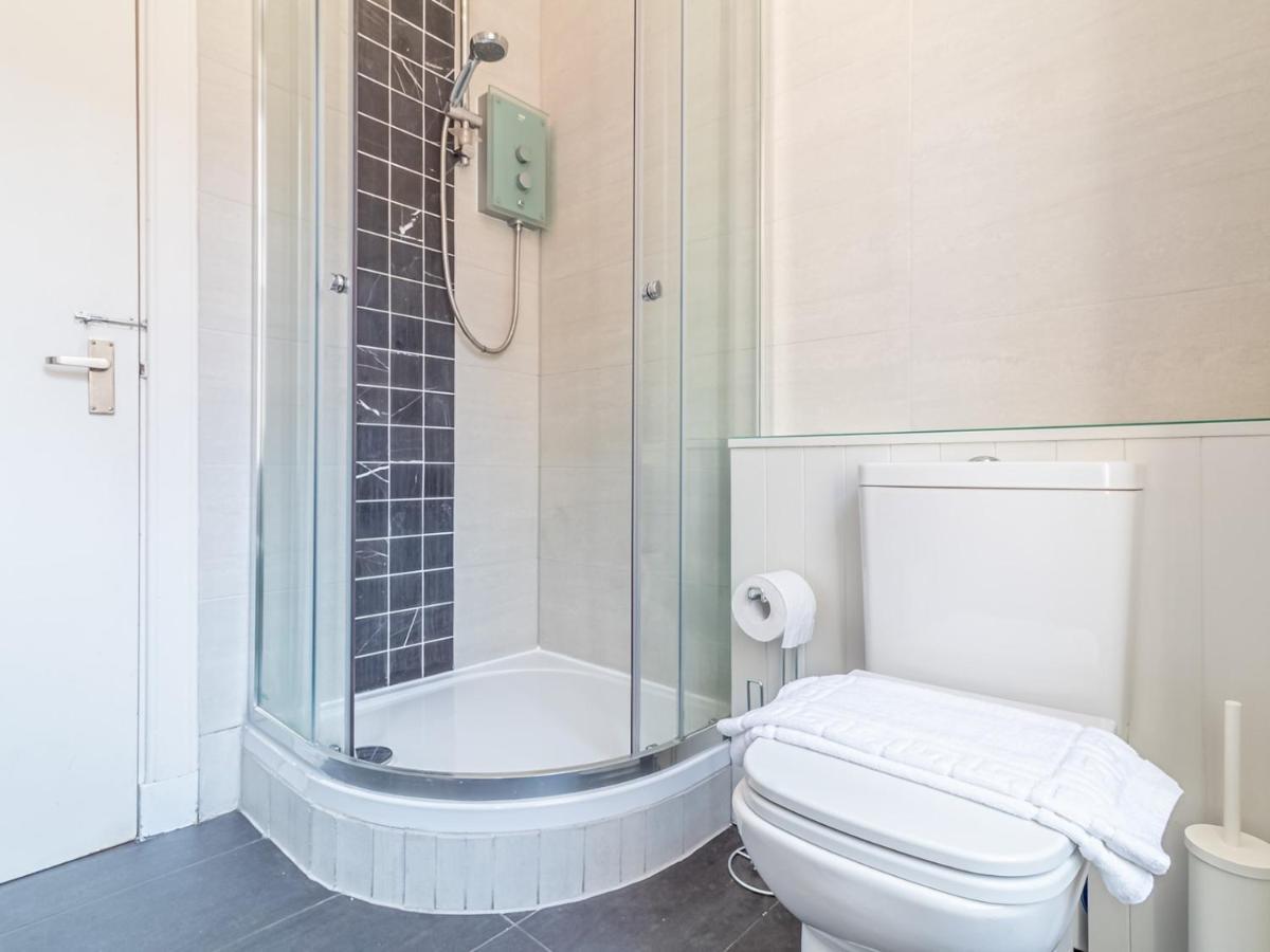 Pass The Keys Spacious And Homely Flat On The Royal Mile เอดินบะระ ภายนอก รูปภาพ